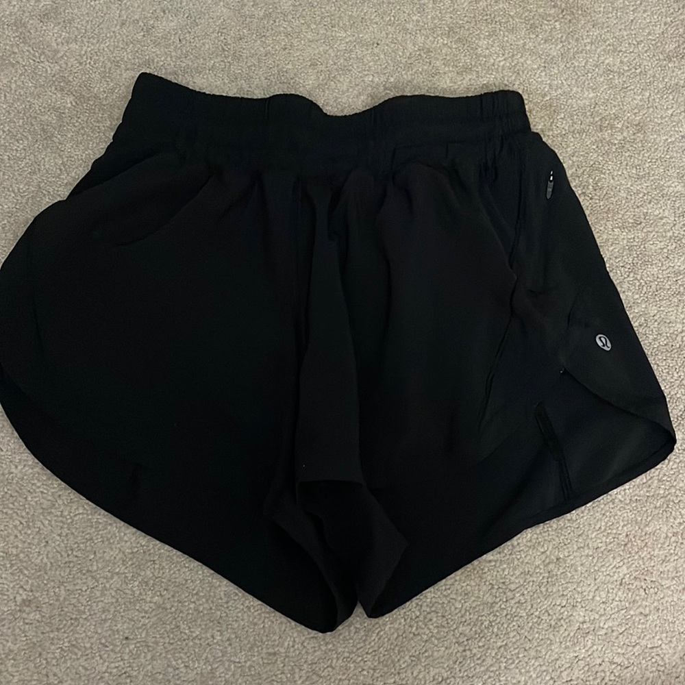 Black high rise lululemon shorts with pockets